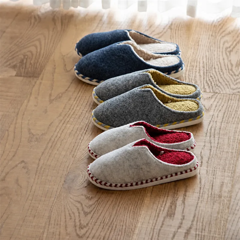 Felt clog slippers with closed toes and open heels